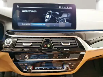 530e Touring AHK Harman/K LiveCockpitProf Laser