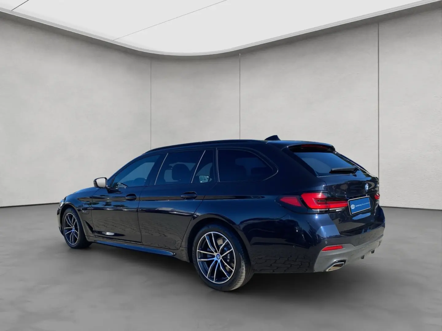 530e Touring Aut. M-SPORTPAKET PANO LEDER HEADUP