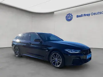 530e Touring Aut. M-SPORTPAKET PANO LEDER HEADUP