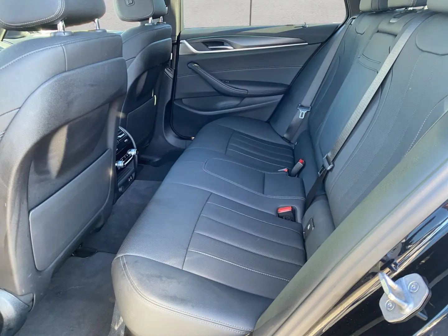 530e Touring Aut. M-SPORTPAKET PANO LEDER HEADUP