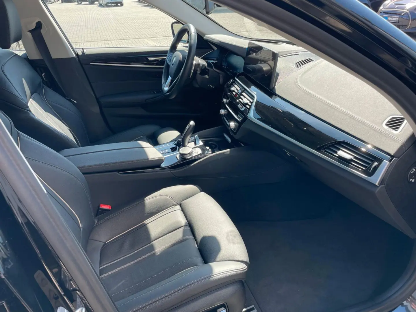 530e TOURING LUXURYLINE HUD PANO LASER SURROUND