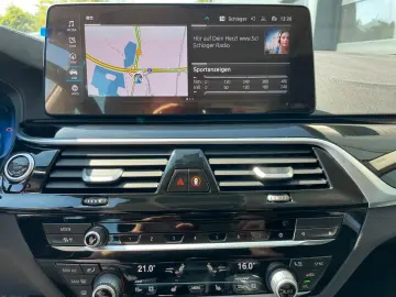 530e TOURING LUXURYLINE HUD PANO LASER SURROUND