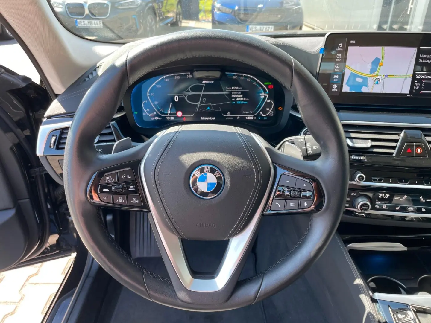530e TOURING LUXURYLINE HUD PANO LASER SURROUND