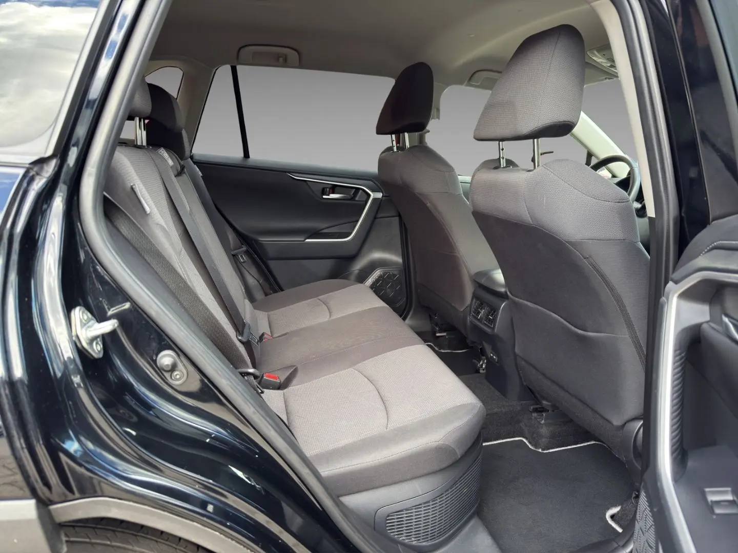 RAV 4 Hybrid 4x2 Team Deutschland 2.5 Navi LED A