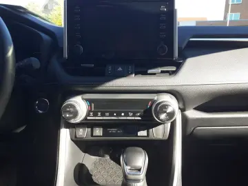RAV 4 H3 Business FWD Leder LED ACC Apple CarPla