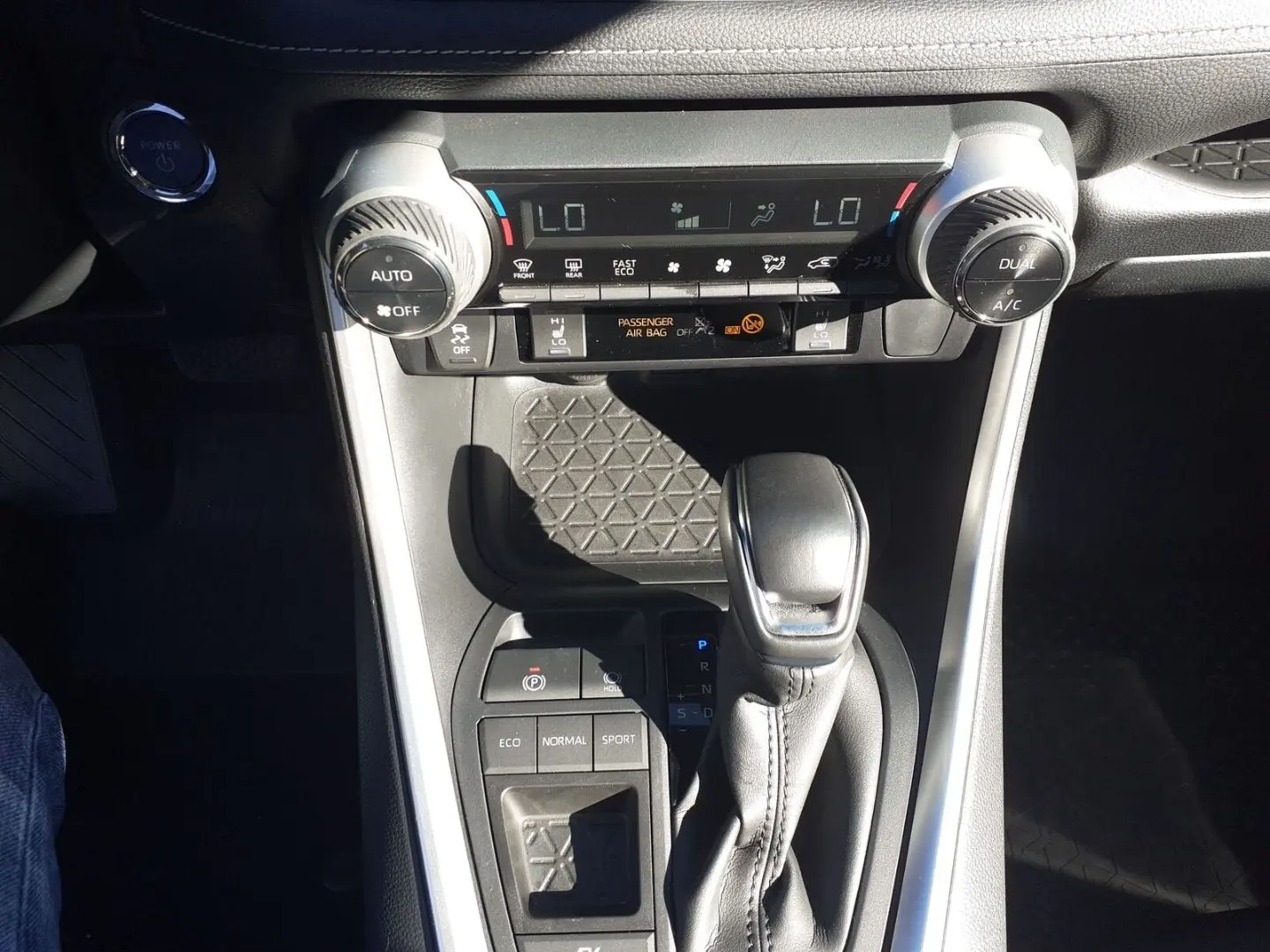 RAV 4 H3 Business FWD Leder LED ACC Apple CarPla