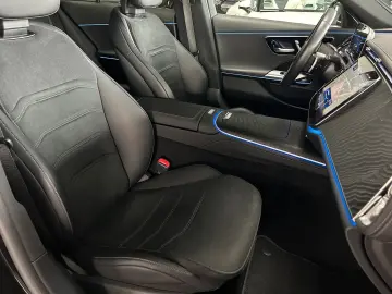 E 300 T e AMG AIRMATIC-DISTRONIC-AHK-PANORAMA SD