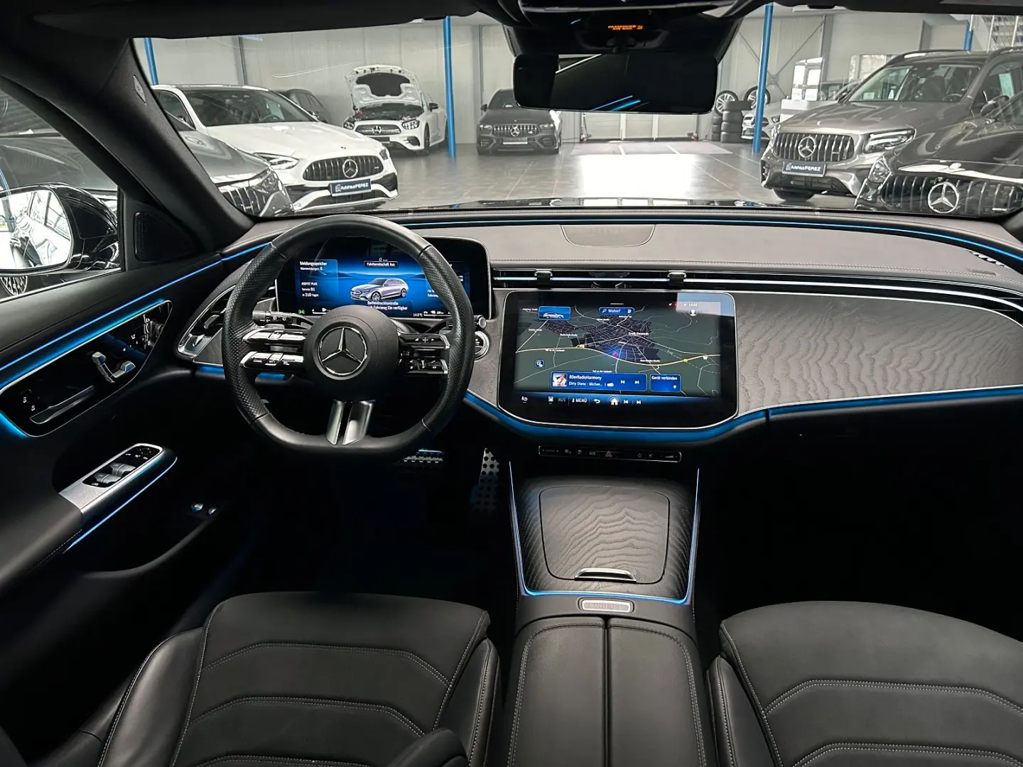 E 300 T e AMG AIRMATIC-DISTRONIC-AHK-PANORAMA SD
