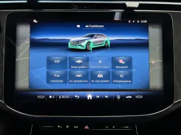 E 300 T e AMG AIRMATIC-DISTRONIC-AHK-PANORAMA SD