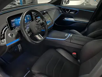E 300 T e AMG AIRMATIC-DISTRONIC-AHK-PANORAMA SD