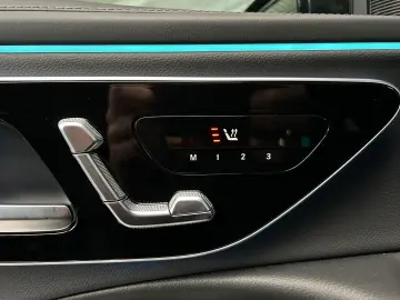 E 300 T e AMG AIRMATIC-DISTRONIC-AHK-PANORAMA SD