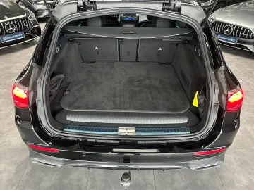 E 300 T e AMG AIRMATIC-DISTRONIC-AHK-PANORAMA SD
