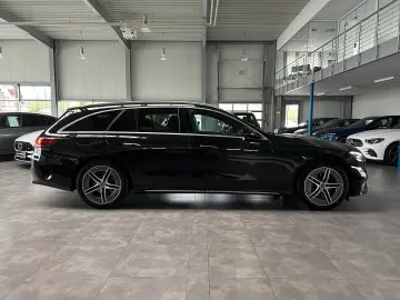 E 300 T e AMG AIRMATIC-DISTRONIC-AHK-PANORAMA SD