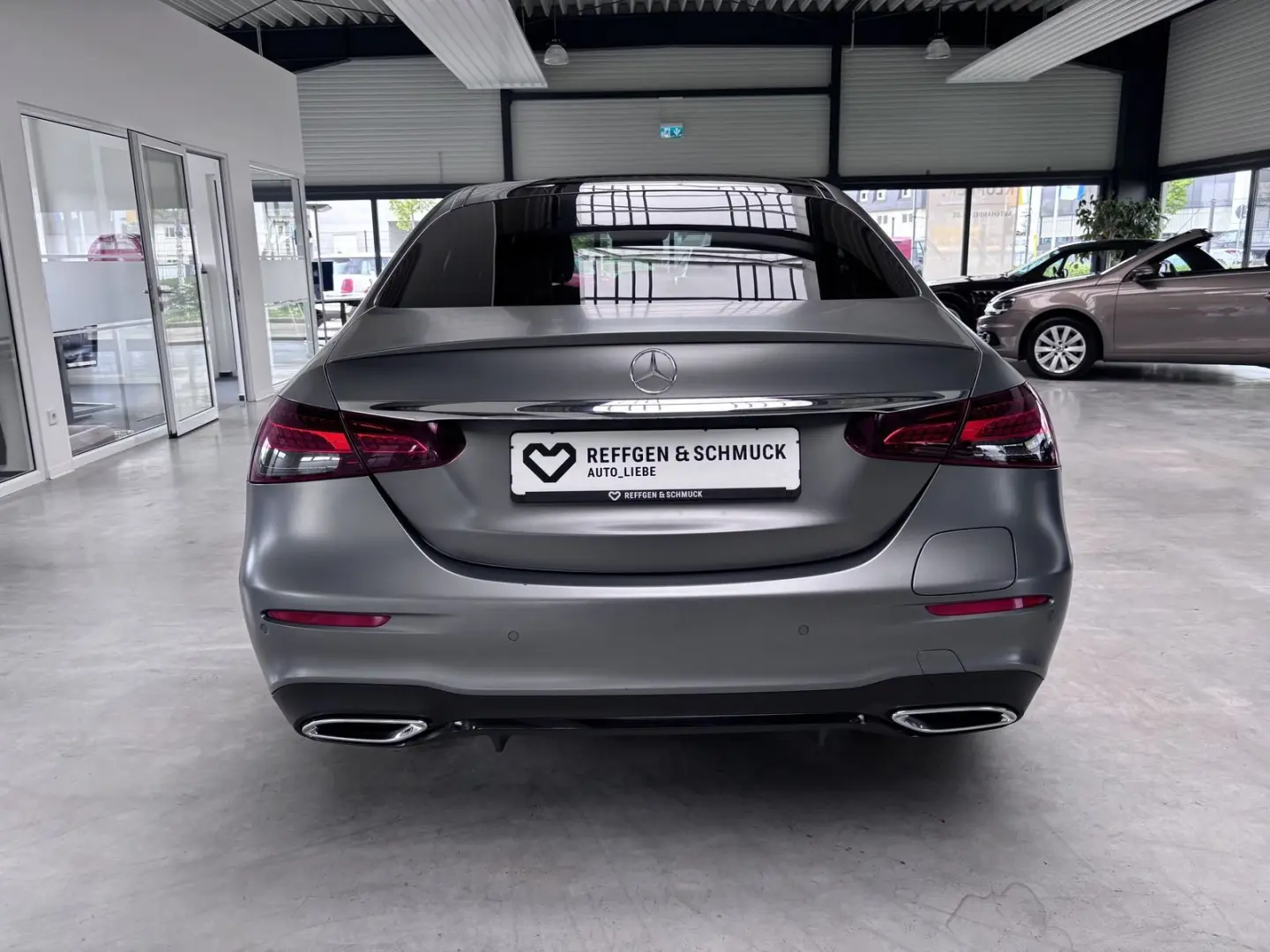 E 300 4M AMG MBUX+NAVI+LED+PANO+BURMEST+WIDE+1HD