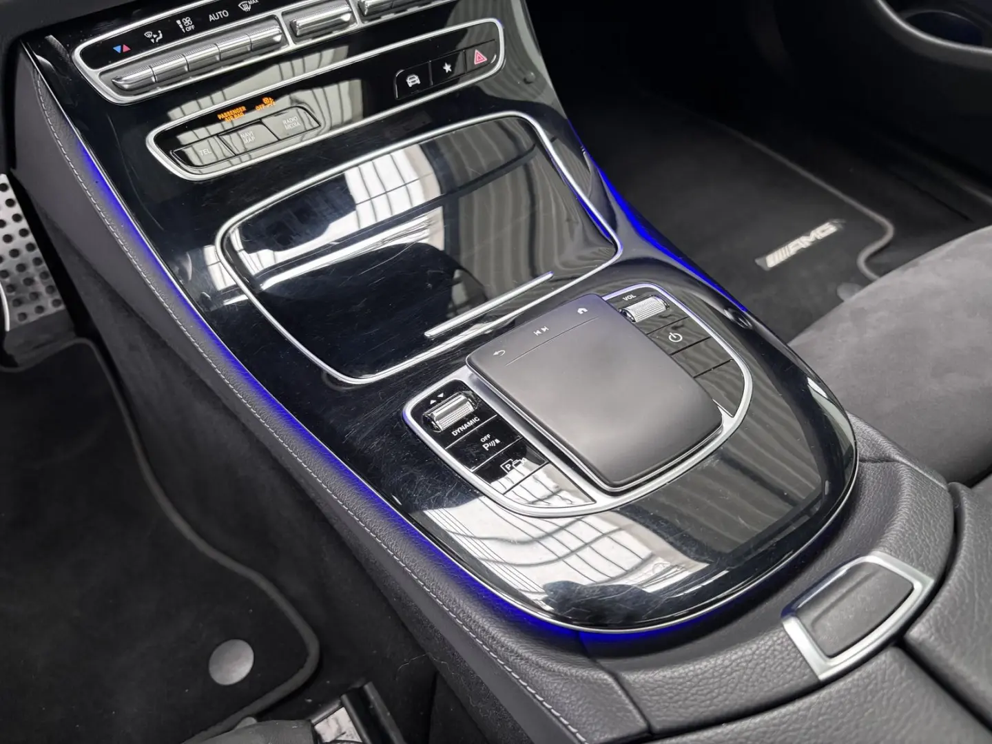E 300 4M AMG MBUX+NAVI+LED+PANO+BURMEST+WIDE+1HD