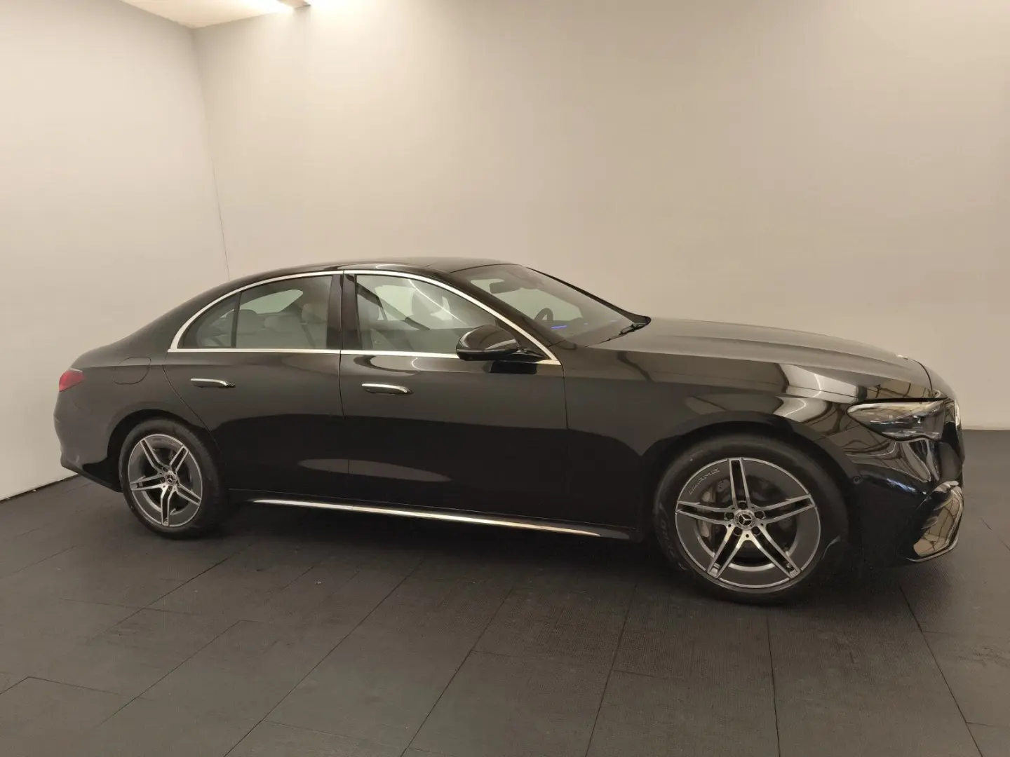 E 300 e 4M AMG Airmatic Massage Pano Superscreen