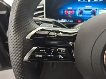 E 300 e 4M AMG Airmatic Massage Pano Superscreen