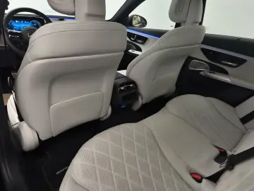 E 300 e 4M AMG Airmatic Massage Pano Superscreen