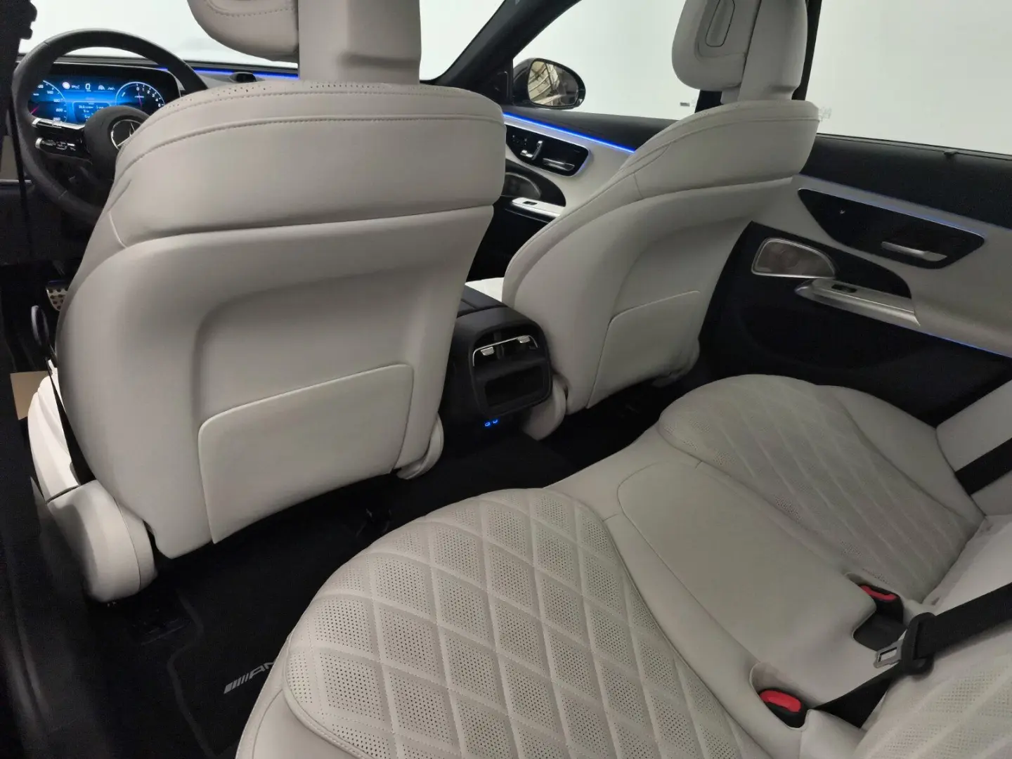 E 300 e 4M AMG Airmatic Massage Pano Superscreen