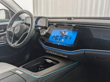 E 300 e Exclusive Premium 4Matic LEDER+PANO+NAVI