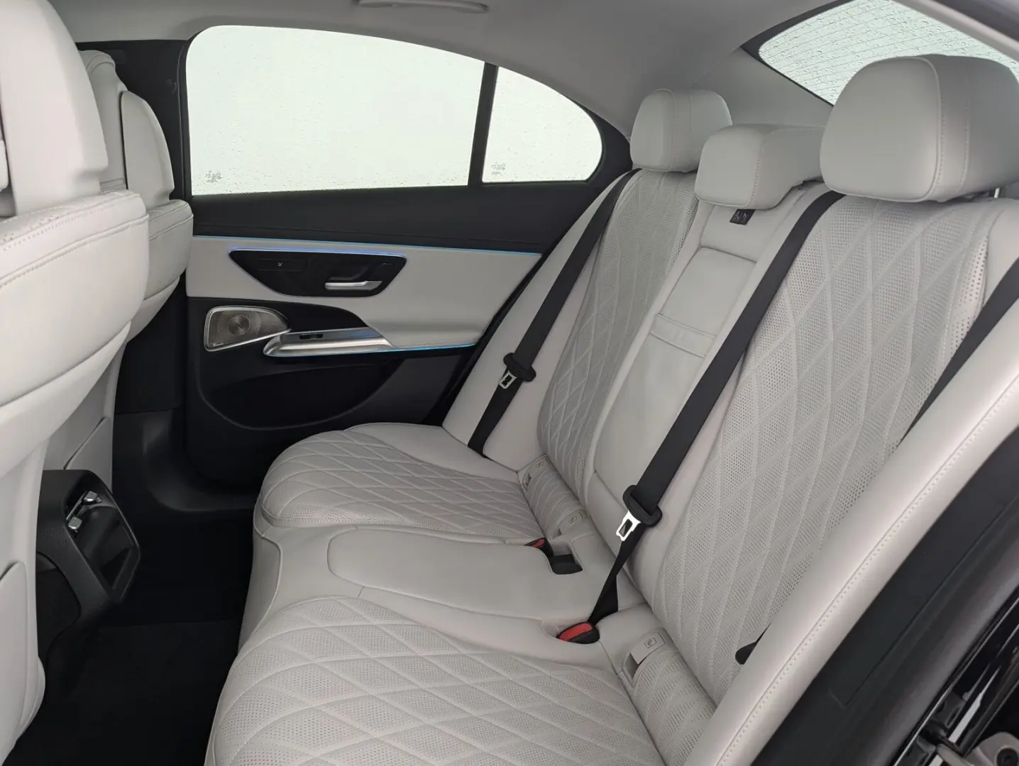 E 300 e Exclusive Premium 4Matic LEDER+PANO+NAVI