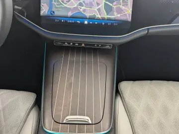 E 300 e Exclusive Premium 4Matic LEDER+PANO+NAVI
