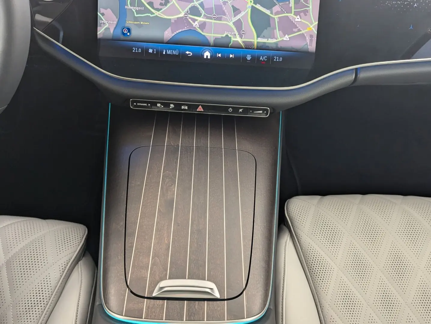 E 300 e Exclusive Premium 4Matic LEDER+PANO+NAVI