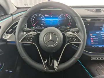 E 300 e Exclusive Premium 4Matic LEDER+PANO+NAVI