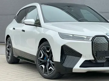 iX 50 xDrive Sport*Pano*Laser*22