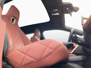 BMW iX M60