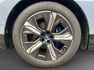 BMW iX xD50