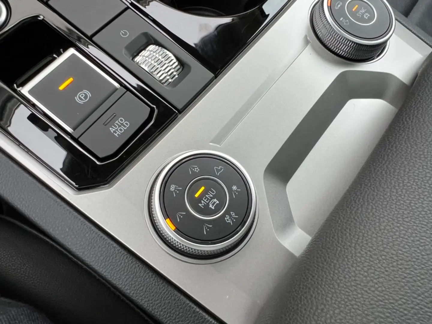 Touareg 4M eHybrid/LED/AHK/PANO/R-KAM/VIRTUAL/SH