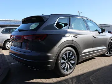 Touareg 3.0 TSI 4M-VIRTUAL-PANO-LUFT-CAM-ACC-AHK
