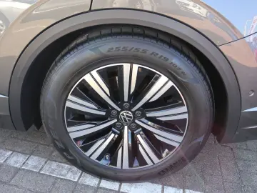 Touareg 3.0 TSI 4M-VIRTUAL-PANO-LUFT-CAM-ACC-AHK