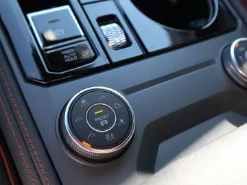 Touareg 3.0 TSI 4M-VIRTUAL-PANO-LUFT-CAM-ACC-AHK