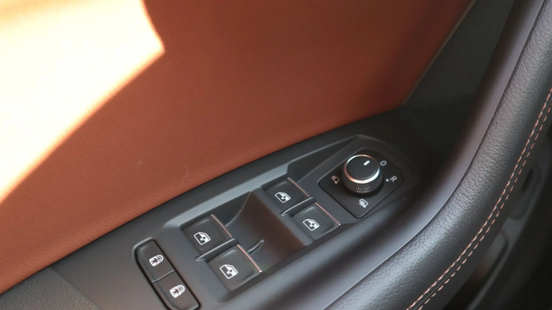 Touareg 3.0 TSI 4M-VIRTUAL-PANO-LUFT-CAM-ACC-AHK