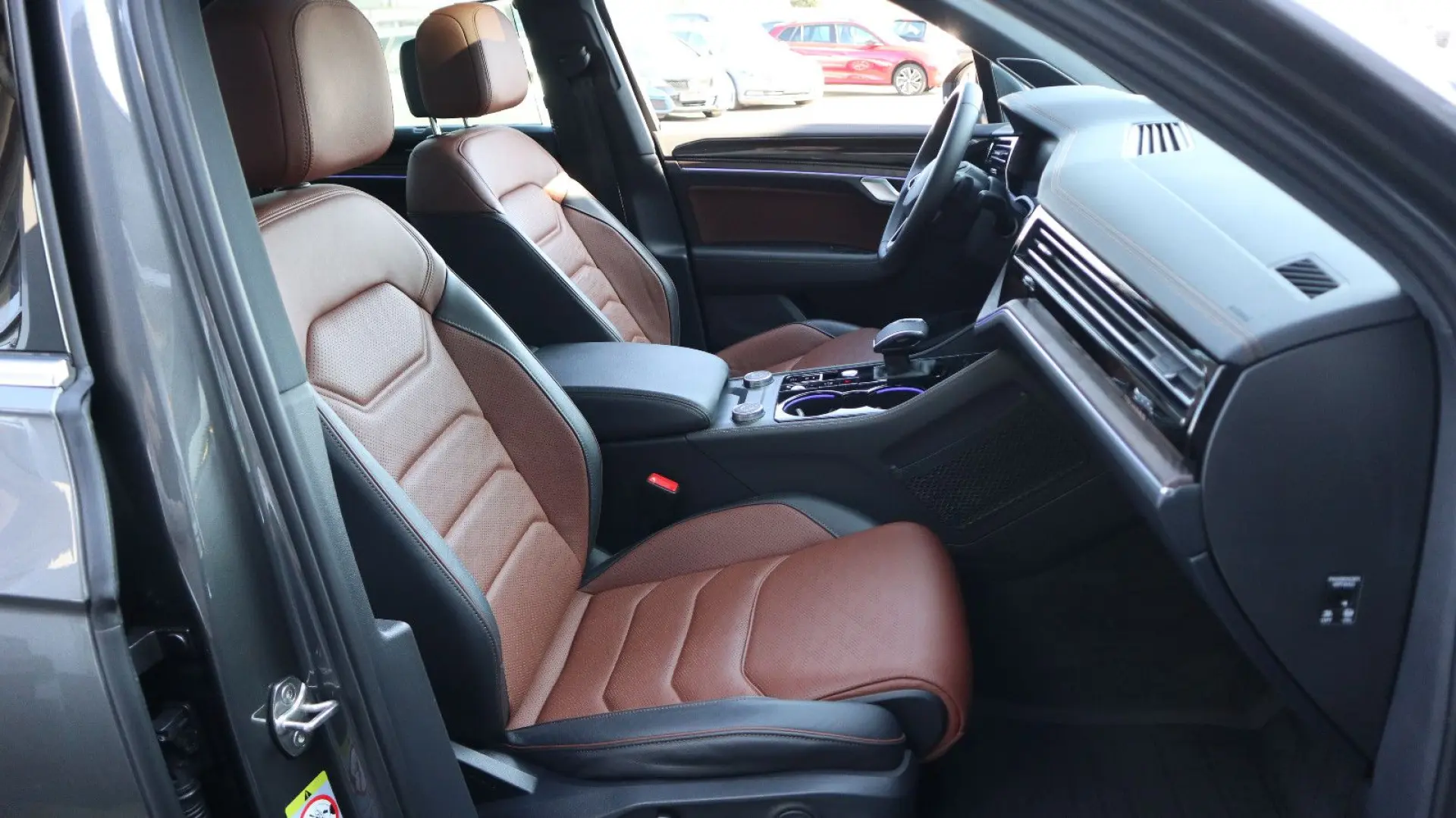 Touareg 3.0 TSI 4M-VIRTUAL-PANO-LUFT-CAM-ACC-AHK