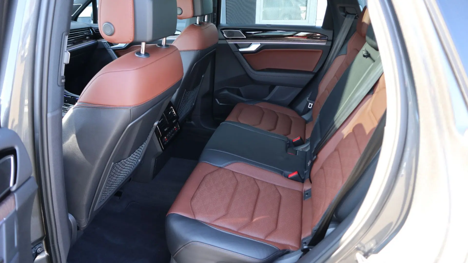 Touareg 3.0 TSI 4M-VIRTUAL-PANO-LUFT-CAM-ACC-AHK
