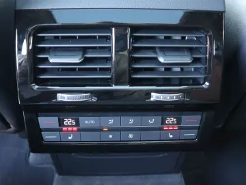Touareg 3.0 TSI 4M-VIRTUAL-PANO-LUFT-CAM-ACC-AHK