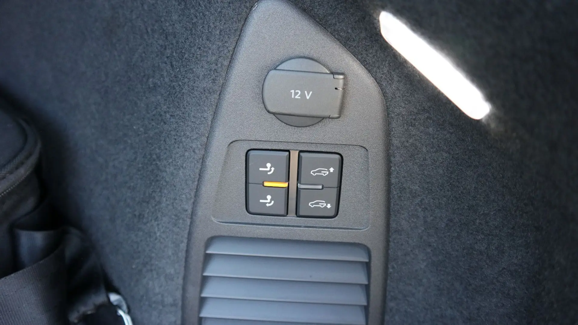 Touareg 3.0 TSI 4M-VIRTUAL-PANO-LUFT-CAM-ACC-AHK