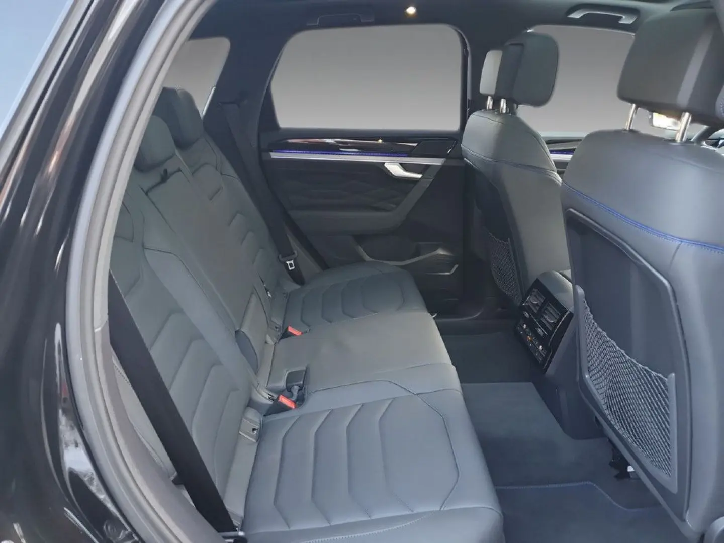Touareg R 462PS 3.0 V6 21Zoll Nachtsicht Massage