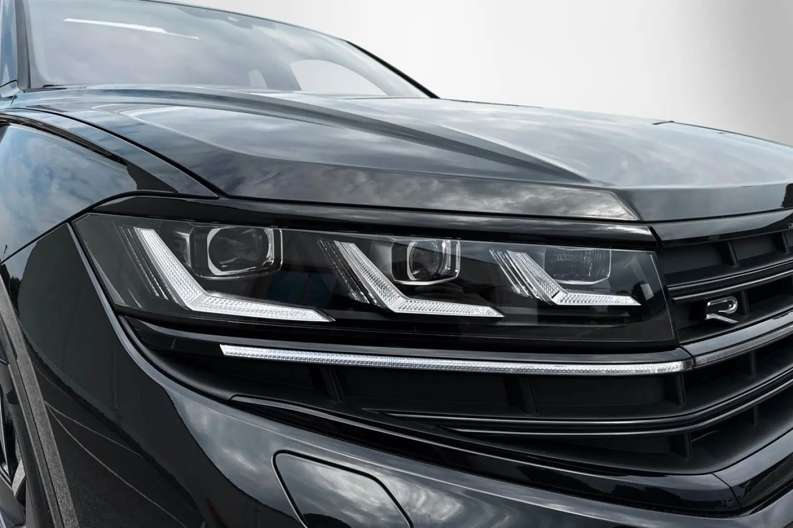 Touareg R 3.0 TSI V6 eHybrid 4Motion 462hp *VAT*