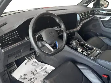 Touareg R 3.0 TSI V6 eHybrid 4Motion 462hp *VAT*