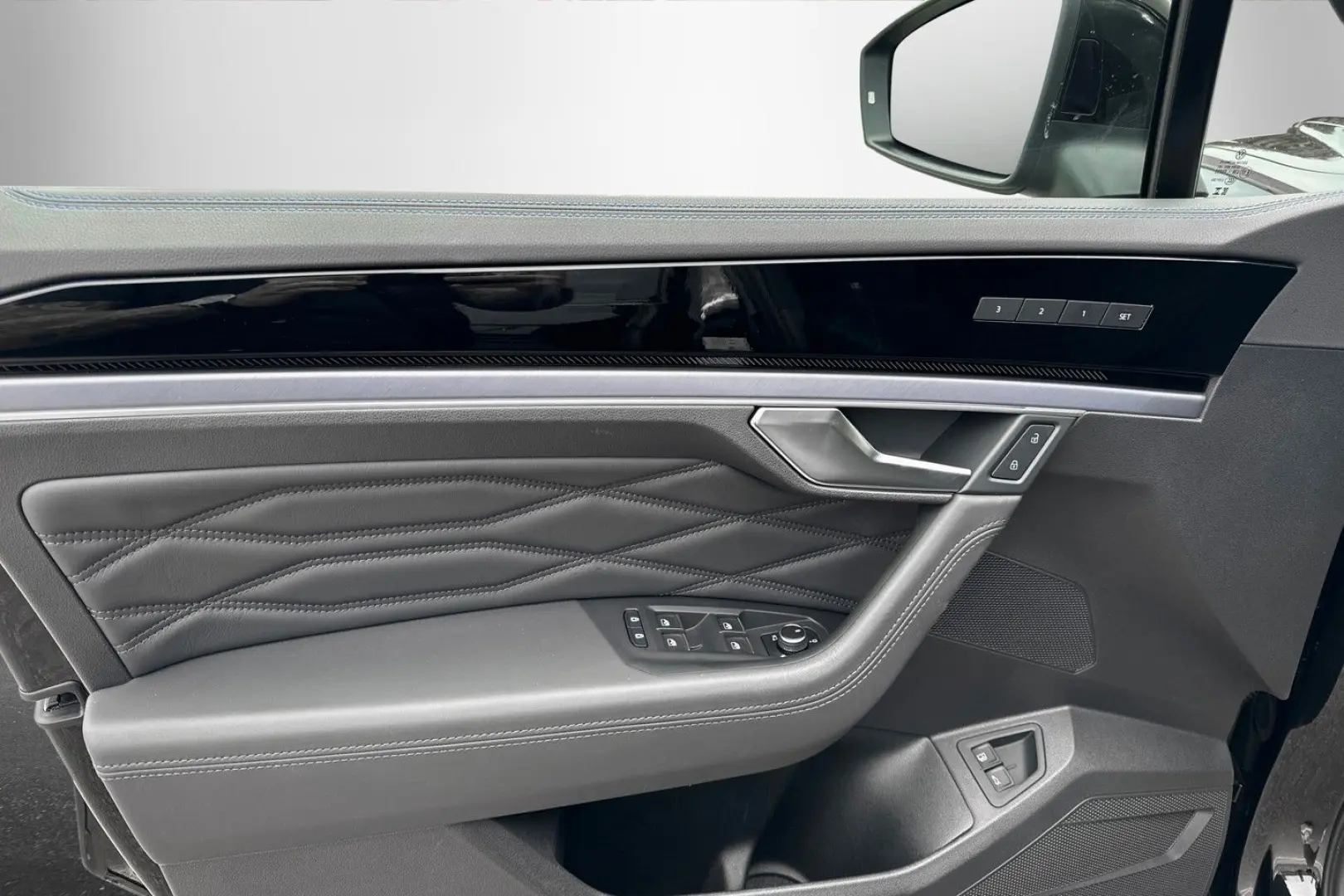 Touareg R 3.0 TSI V6 eHybrid 4Motion 462hp *VAT*