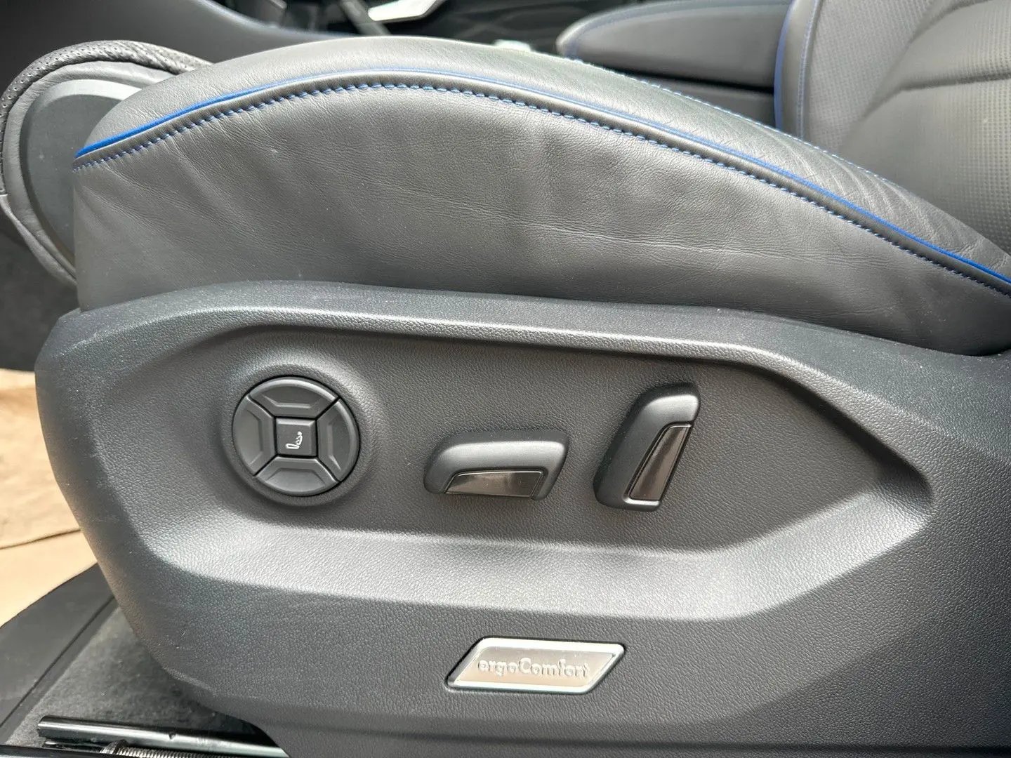 Touareg R 3.0 TSI V6 eHybrid 4Motion 462hp *VAT*
