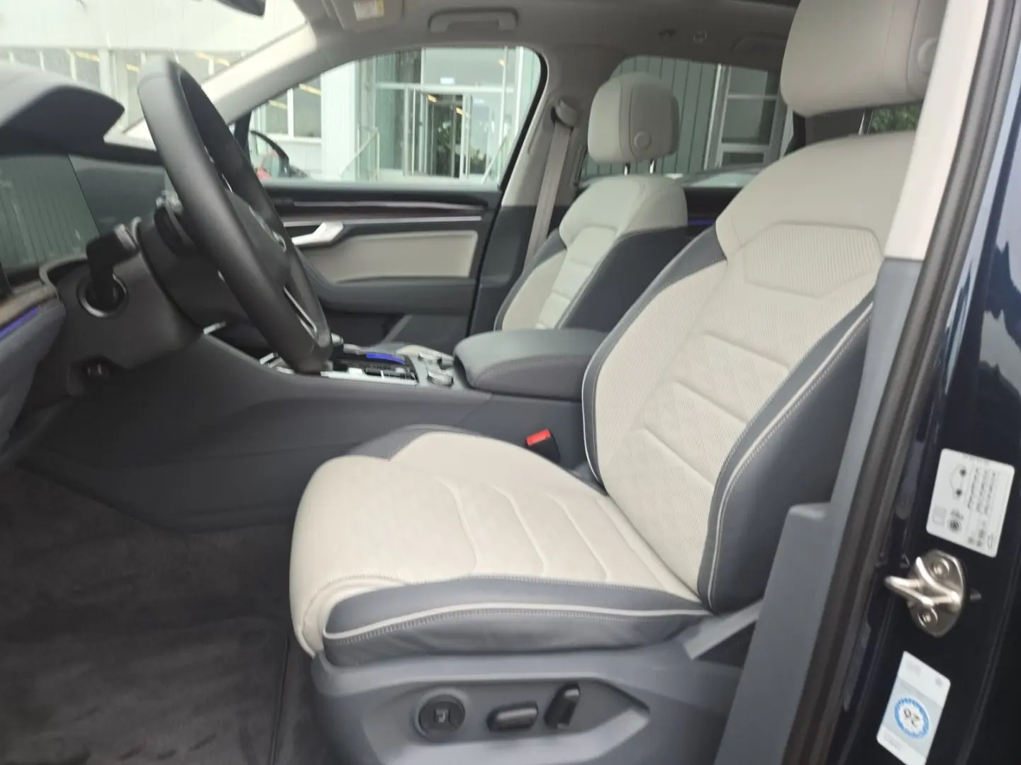 Touareg Elegance 3.0 eHybrid, MATRIX/PANO/360°KA