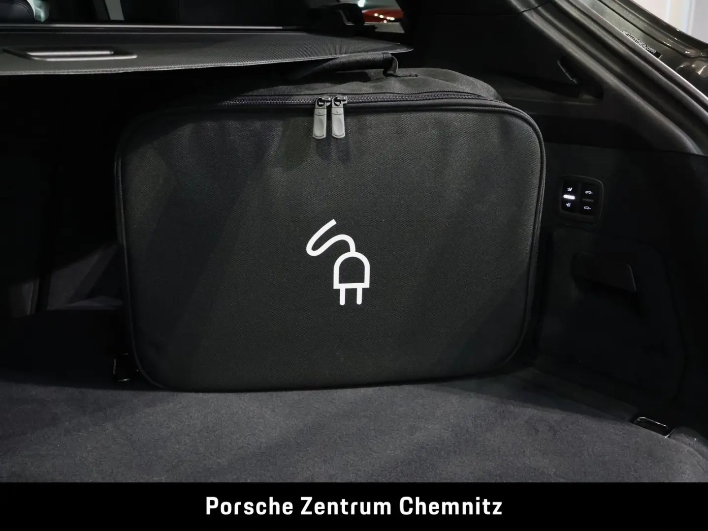 Cayenne E-Hybrid Sportabgas;Luft;BOSE;AHZV