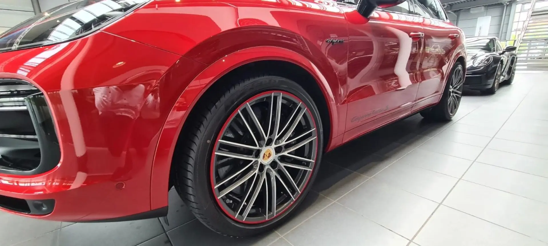 Cayenne Turbo S E-Hybrid Turbo S Full Black&Red 