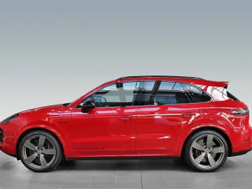 Cayenne Turbo S E-Hybrid Turbo S Full Black&Red 