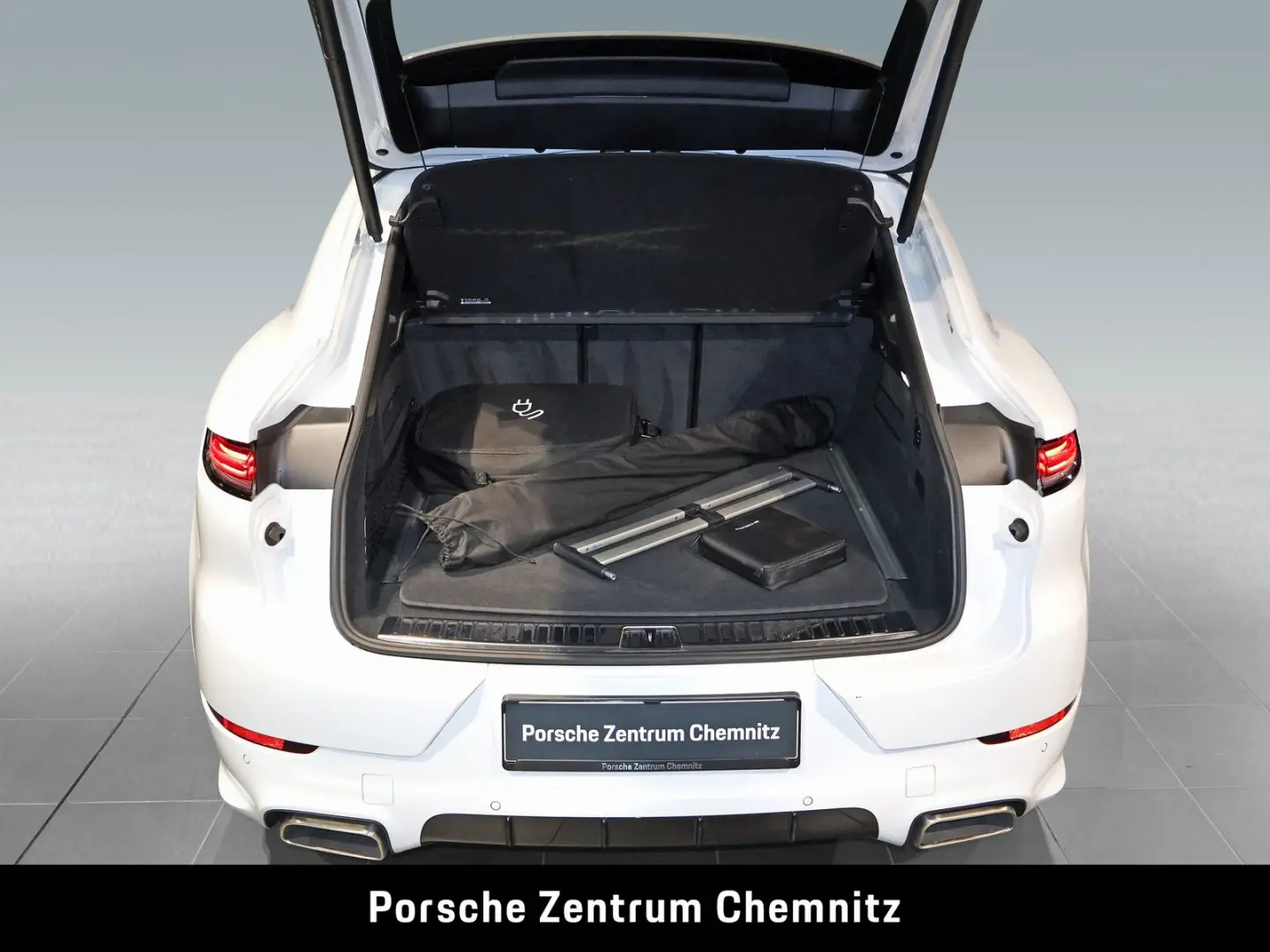 Cayenne E-Hybrid Coupé 4+1Sitze; 360°;Sitzbelüft